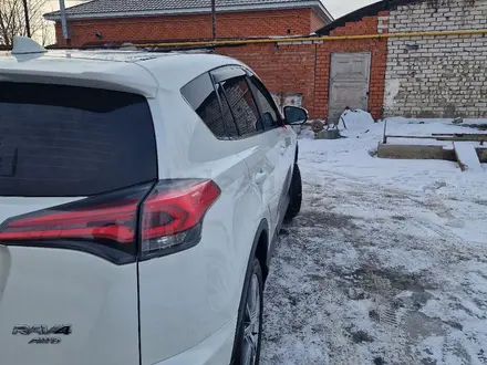 Toyota RAV4 2016 года за 11 200 000 тг. в Актобе – фото 5