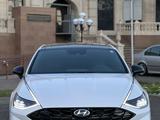 Hyundai Sonata 2022 года за 12 800 000 тг. в Атырау