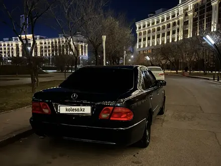 Mercedes-Benz E 230 1996 года за 2 950 000 тг. в Астана – фото 3