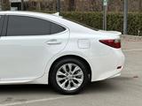 Lexus ES 300h 2013 годаfor11 800 000 тг. в Алматы – фото 4