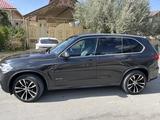 BMW X5 2015 года за 14 000 000 тг. в Шымкент – фото 2