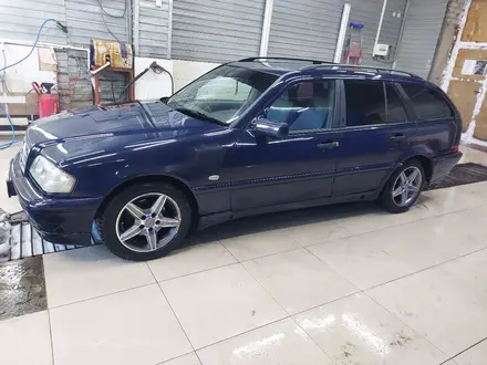 Mercedes-Benz C 180 1998 года за 2 800 000 тг. в Астана – фото 2