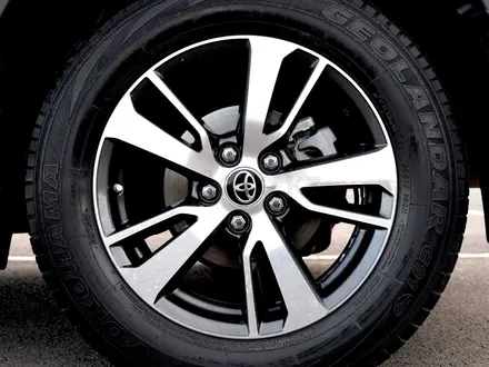 Toyota RAV4 Prestige 2017 года за 9 490 000 тг. в Шымкент – фото 16