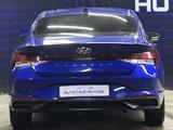 Hyundai Elantra 2022 годаfor9 300 000 тг. в Актобе – фото 3