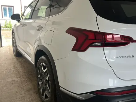 Hyundai Santa Fe 2023 года за 19 000 000 тг. в Уральск – фото 2