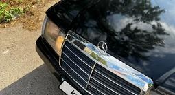 Mercedes-Benz E 280 1993 года за 1 350 000 тг. в Алматы – фото 3
