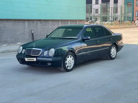 Mercedes-Benz E 320 2001 года за 4 500 000 тг. в Актау – фото 2