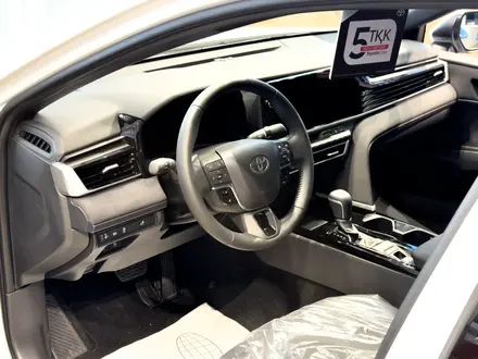 Toyota Camry Luxe 2025 года за 25 190 000 тг. в Астана – фото 3