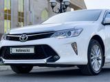 Toyota Camry 2015 года за 10 000 000 тг. в Уральск – фото 2