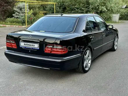 Mercedes-Benz E 320 2002 года за 5 500 000 тг. в Жезказган – фото 11