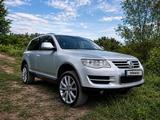 Volkswagen Touareg 2007 года за 7 600 000 тг. в Алматы – фото 2