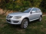 Volkswagen Touareg 2007 года за 7 600 000 тг. в Алматы – фото 3