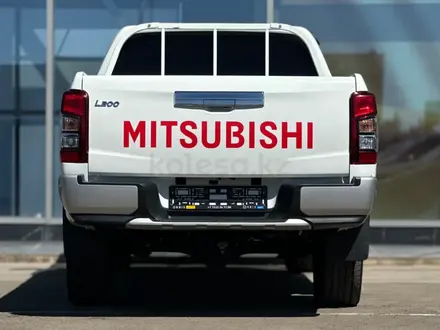 Mitsubishi L200 2022 года за 15 390 000 тг. в Атырау – фото 2