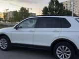 Volkswagen Tiguan 2021 года за 11 000 000 тг. в Атырау – фото 2