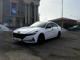 Hyundai Elantra 2023 годаfor10 600 000 тг. в Алматы – фото 3