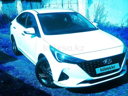 Hyundai Accent 2021 года за 11 000 000 тг. в Алтай – фото 5