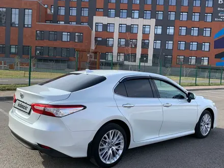 Toyota Camry 2019 года за 14 600 000 тг. в Астана – фото 7