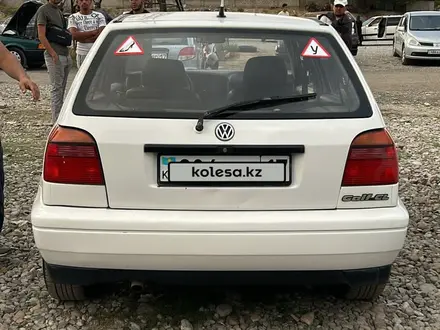 Volkswagen Golf 1997 года за 2 400 000 тг. в Алматы – фото 2