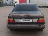 Mercedes-Benz E 260 1991 года за 2 000 000 тг. в Алматы – фото 4