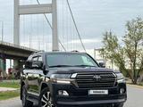 Toyota Land Cruiser 2017 года за 35 000 000 тг. в Семей