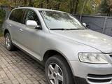 Volkswagen Touareg 2004 годаүшін5 300 000 тг. в Петропавловск – фото 4