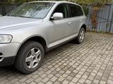 Volkswagen Touareg 2004 годаүшін5 300 000 тг. в Петропавловск – фото 2