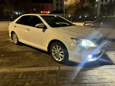 Toyota Camry 2013 года за 10 500 000 тг. в Актобе