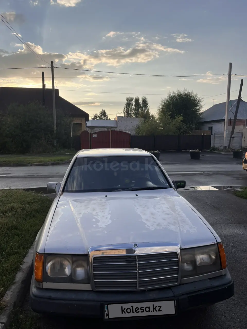 Mercedes-Benz E-Class, 1992