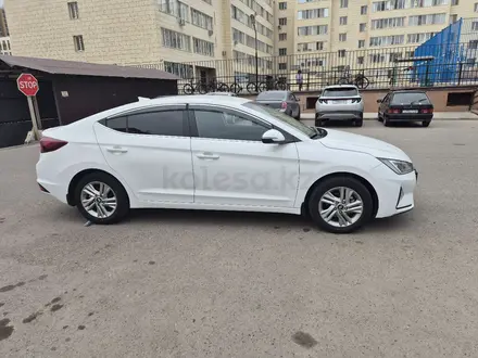 Hyundai Elantra 2020 года за 7 900 000 тг. в Астана – фото 2