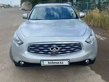 Infiniti FX35, 2009