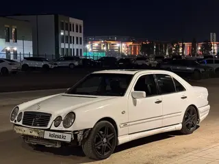 Mercedes-Benz E 320