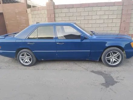 Mercedes-Benz E 230 1989 года за 950 000 тг. в Шымкент – фото 2