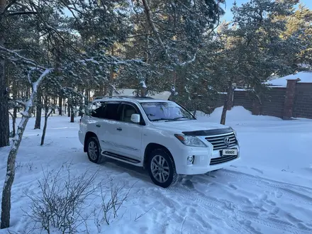 Lexus LX 570 2011 года за 8 000 000 тг. в Астана – фото 2