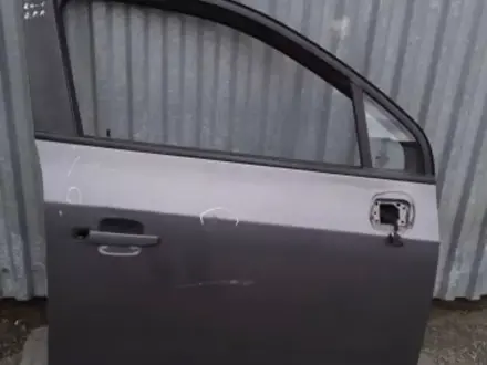 Дверь Chevrolet Orlando за 20 000 тг. в Алматы