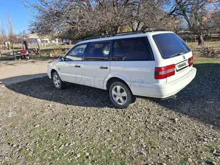 Volkswagen Passat 1995 года за 1 500 000 тг. в Туркестан – фото 4