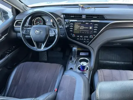 Toyota Camry 2019 года за 15 300 000 тг. в Шымкент – фото 17