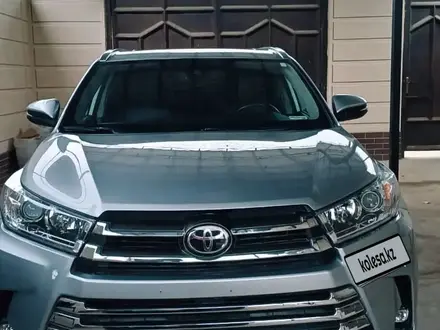 Toyota Highlander 2018 года за 15 350 000 тг. в Туркестан – фото 2