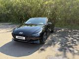 Hyundai Elantra 2023 года за 8 900 000 тг. в Петропавловск – фото 2