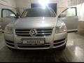 Volkswagen Touareg 2005 года за 4 600 000 тг. в Актобе – фото 2