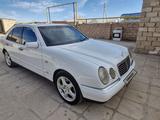 Mercedes-Benz E 320 1999 года за 3 500 000 тг. в Жанаозен – фото 2