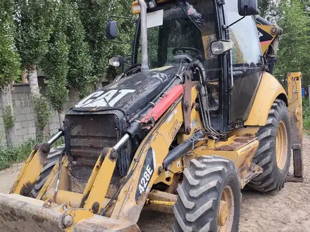 Caterpillar  428E 2008 года за 22 000 000 тг. в Алматы – фото 2