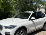 BMW X5 2019 года за 37 000 000 тг. в Караганда – фото 2
