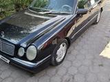 Mercedes-Benz E 320 1999 года за 3 000 000 тг. в Астана – фото 2