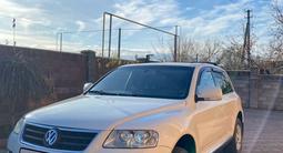 Volkswagen Touareg 2004 года за 5 850 000 тг. в Алматы – фото 2