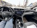 Toyota Camry 2020 года за 12 500 000 тг. в Актобе – фото 14