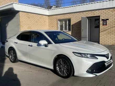 Toyota Camry 2020 года за 12 500 000 тг. в Актобе