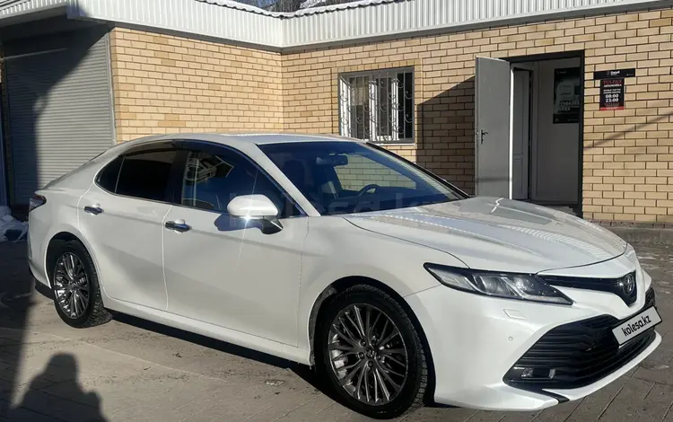 Toyota Camry 2020 года за 12 500 000 тг. в Актобе
