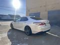 Toyota Camry 2020 года за 12 500 000 тг. в Актобе – фото 7