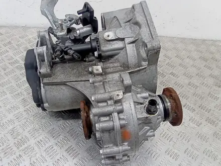 Каропка механика 5ст Volkswagen Polo 1.6 за 200 000 тг. в Астана
