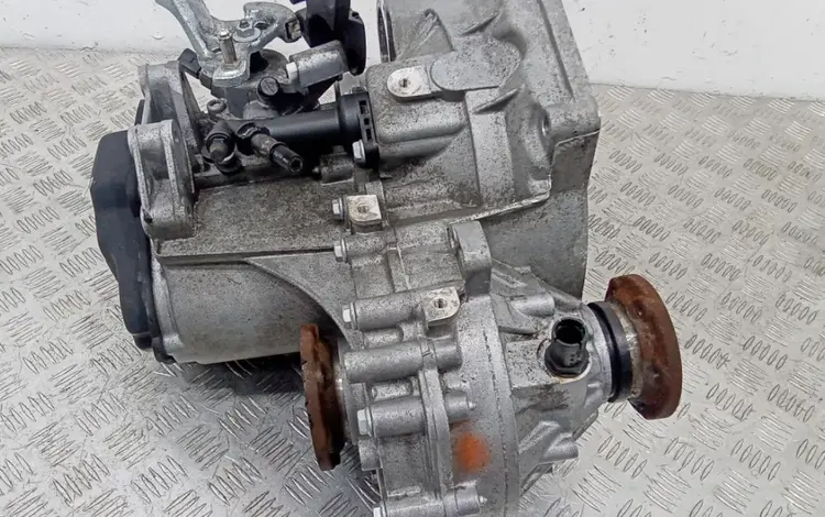 Каропка механика 5ст Volkswagen Polo 1.6үшін200 000 тг. в Астана